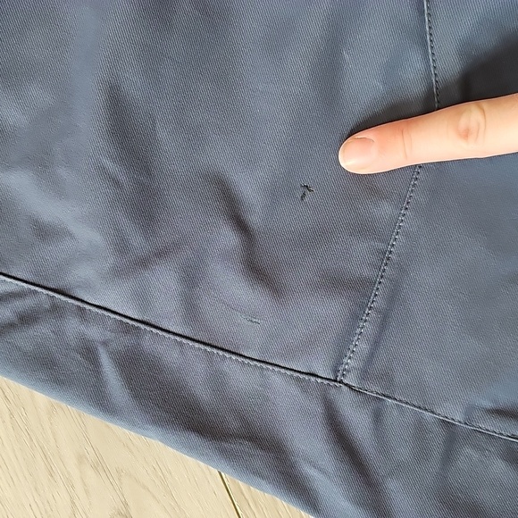 2021 Lululemon Utility Cargo Shorts 8" Inseam, Size 34 - Picture 15 of 16